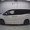 toyota noah 2019 -TOYOTA--Noah DBA-ZRR80W--ZRR80-0560633---TOYOTA--Noah DBA-ZRR80W--ZRR80-0560633- image 9