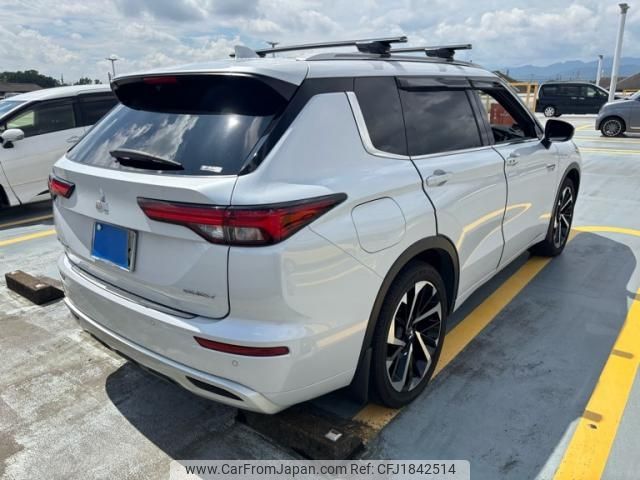 mitsubishi outlander-phev 2023 CFJ1842514 image 2