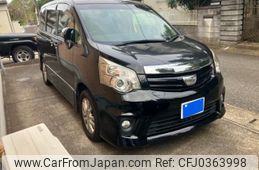 toyota noah 2013 -TOYOTA--Noah DBA-ZRR70W--ZRR70-0589656---TOYOTA--Noah DBA-ZRR70W--ZRR70-0589656-