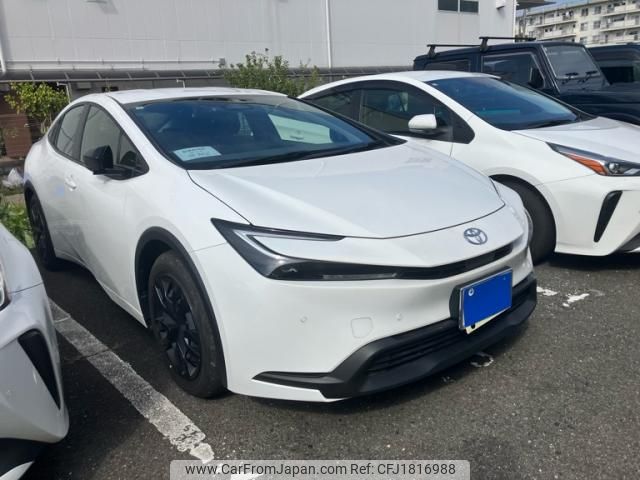 toyota prius 2024 CFJ1816988 image 2