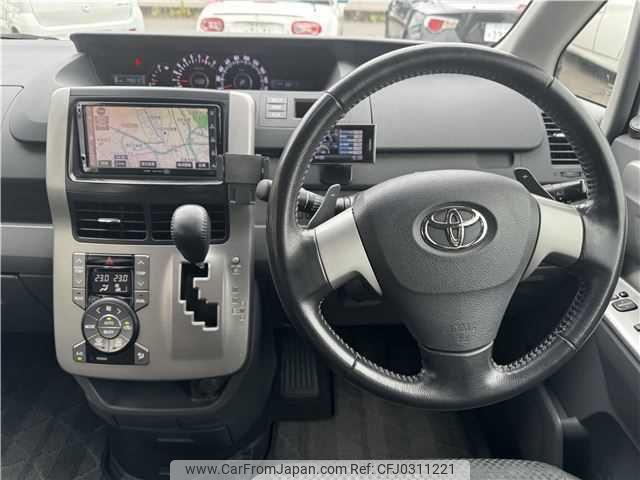 toyota noah 2010 TE3213 image 2