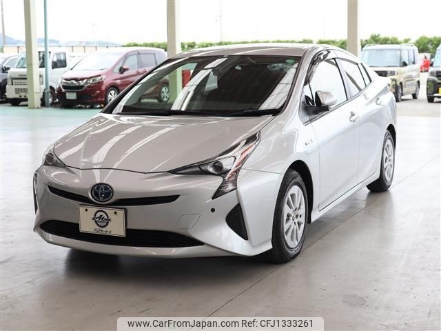 toyota prius 2018 quick_quick_DAA-ZVW51_ZVW51-6073762 image 1