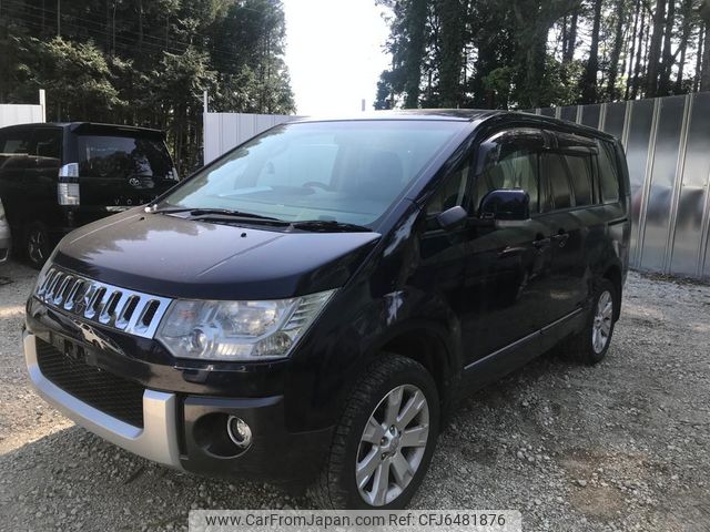 Mitsubishi delica 2010