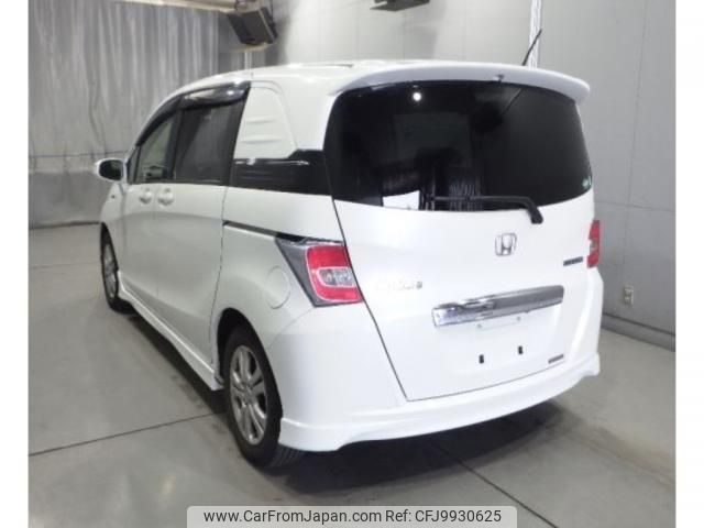 honda freed-spike-hybrid 2015 quick_quick_DAA-GP3_1219606 image 2