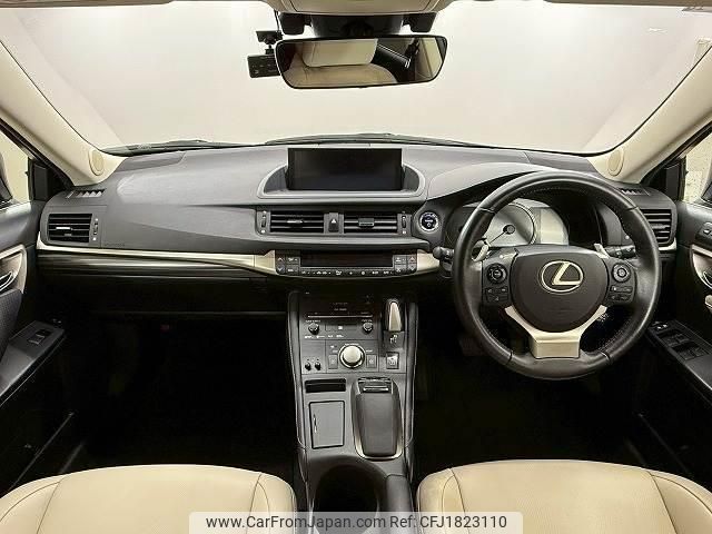 lexus ct 2018 CFJ1823110 image 2