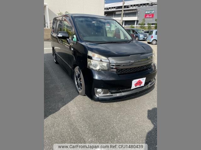 toyota voxy 2010 CFJ1480439 image 2