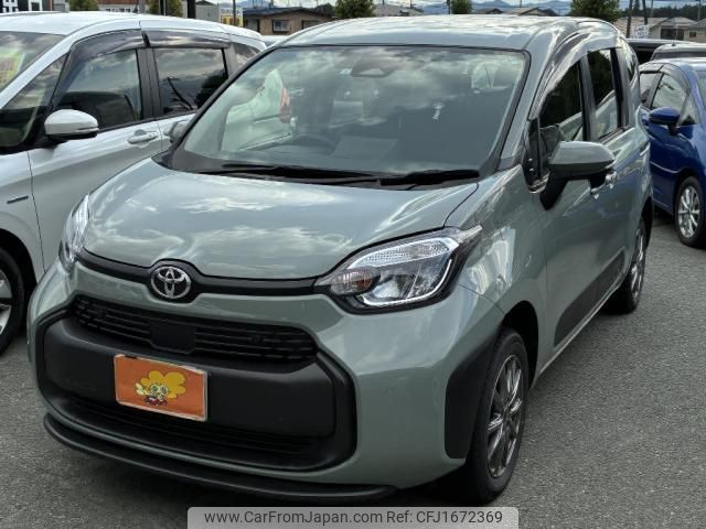 toyota sienta 2023 CFJ1672369 image 1