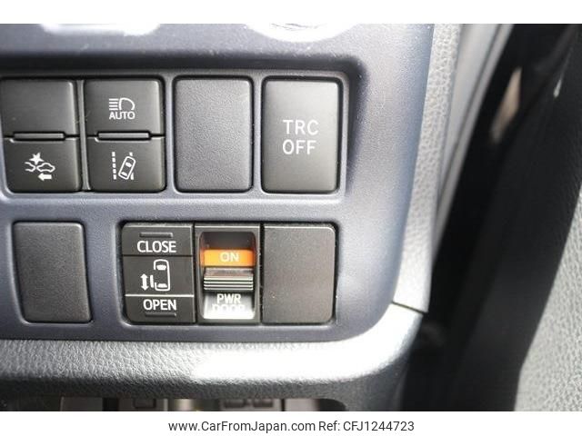 toyota voxy 2016 -TOYOTA--Voxy DAA-ZWR80W--ZWR80-0215260---TOYOTA--Voxy DAA-ZWR80W--ZWR80-0215260- image 2