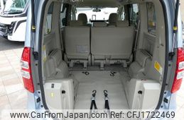 toyota noah 2012 CFJ1722469