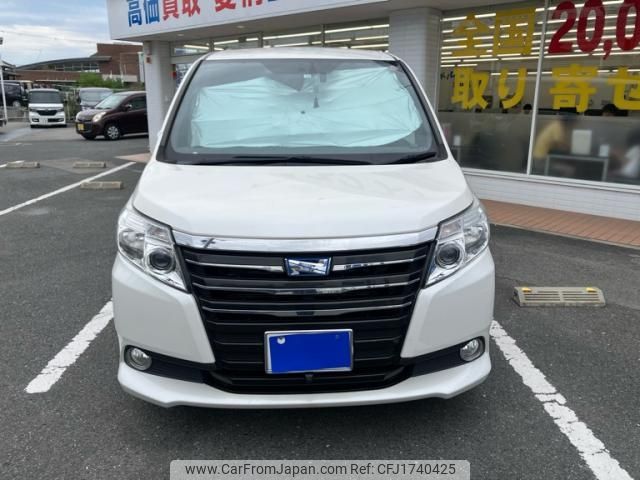 toyota noah 2014 CFJ1740425 image 2