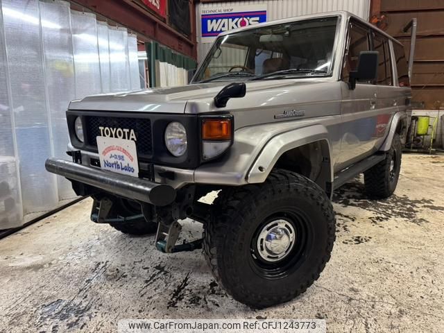 toyota landcruiser-70 1995 GOO_JP_700030319130250605001 image 1