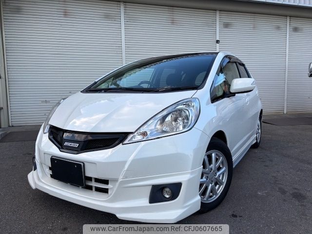 honda fit 2011 -HONDA--Fit DAA-GP1--GP1-1101825---HONDA--Fit DAA-GP1--GP1-1101825- image 1