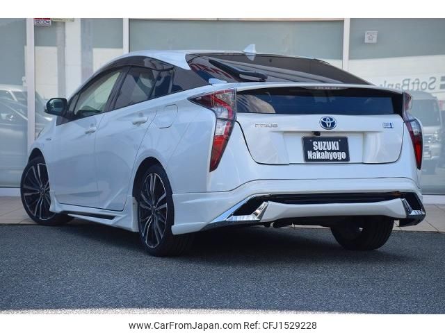 toyota prius 2016 CFJ1529228 image 2