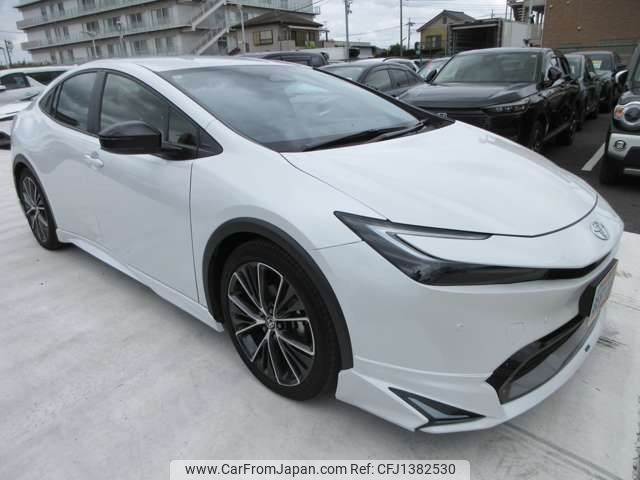 toyota prius 2025 CFJ1382530 image 2