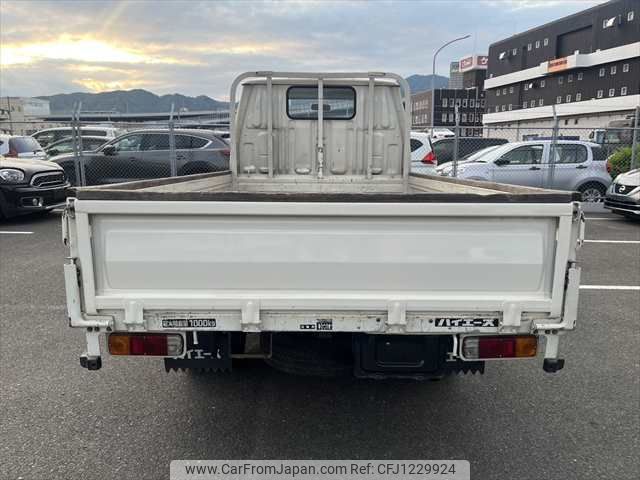 toyota hiace-truck 1992 NIKYO_TB76629 image 1