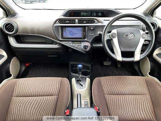 toyota aqua 2013 504928-929984 image 1