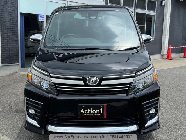 toyota voxy 2016 465 image 2