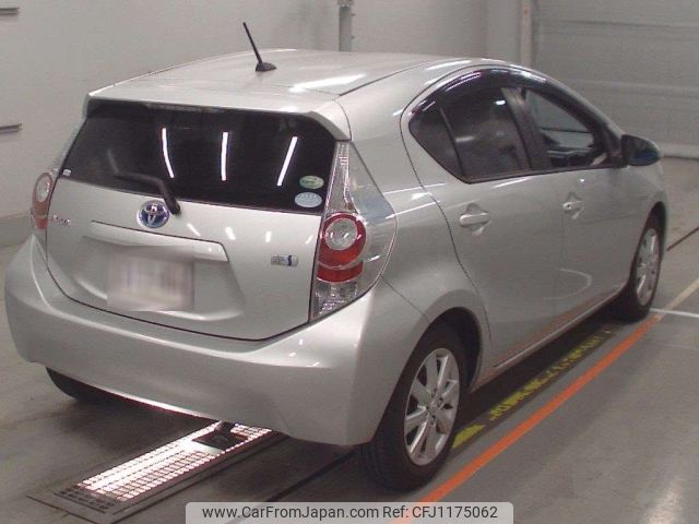 toyota aqua 2014 -TOYOTA--AQUA NHP10-6349735---TOYOTA--AQUA NHP10-6349735- image 2