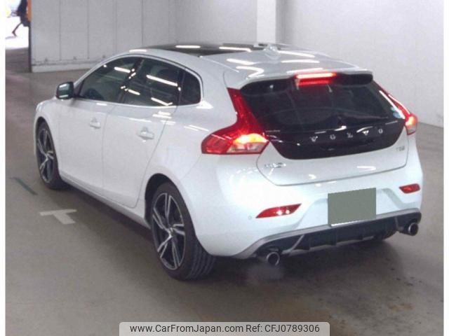 volvo v40 2020 quick_quick_DBA-MB420_YV1MV402DK2582770 image 2