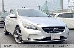 volvo v40 2013 -VOLVO--Volvo V40 DBA-MB4164T--YV1MV485BE2103379---VOLVO--Volvo V40 DBA-MB4164T--YV1MV485BE2103379-