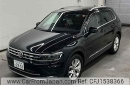 volkswagen tiguan 2019 CFJ1538366