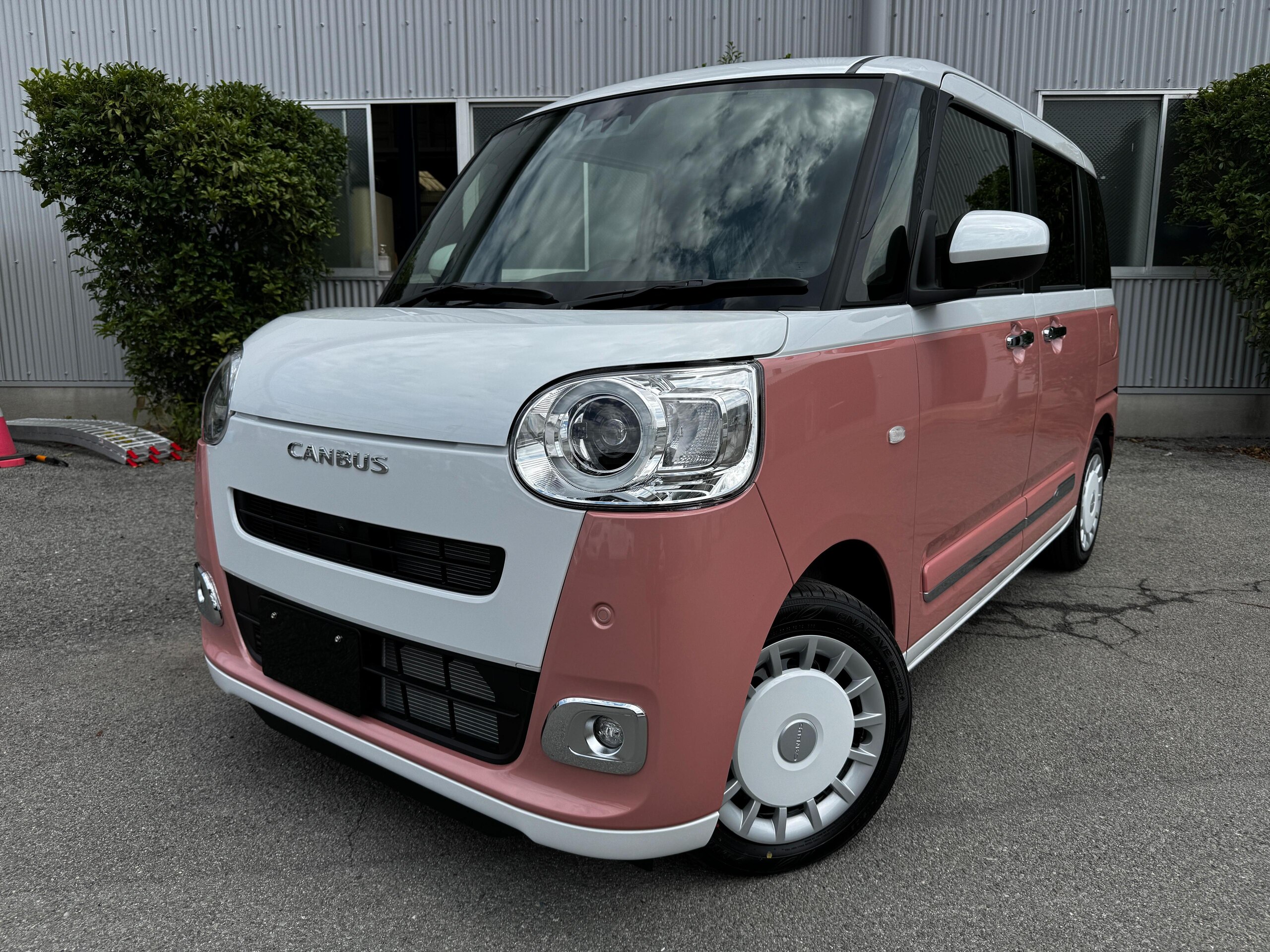 な*ん様 DAIHATSU CANBUS プルバックカー　ピンク/ホワイト ダイハツ ムーヴキャンバス プルバックカー ミニカー ピンク｜Yahoo