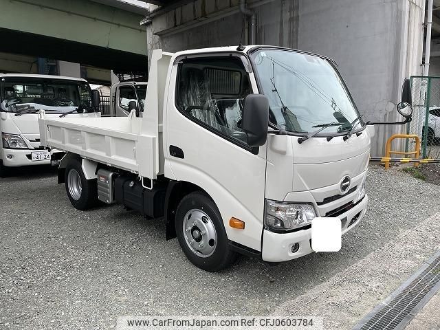 hino dutro 2024 GOO_NET_EXCHANGE_0707934A30241226W006 image 1