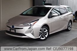 toyota prius 2015 -TOYOTA--Prius ZVW55--8002311---TOYOTA--Prius ZVW55--8002311-