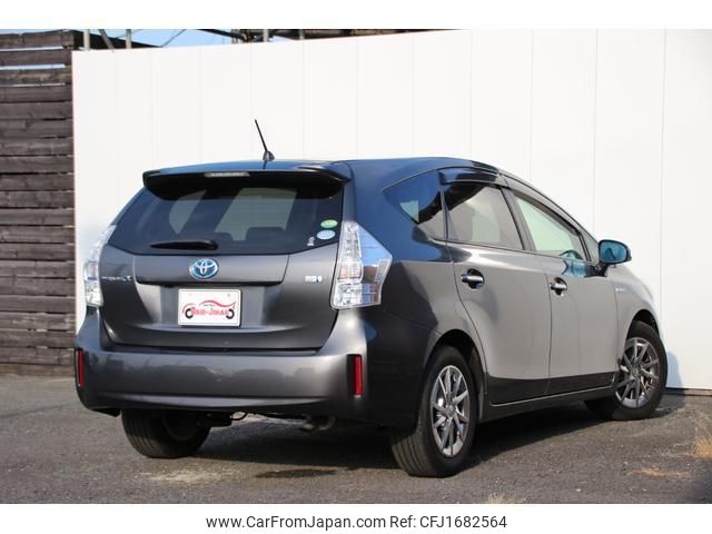 toyota prius-α 2013 CFJ1682564 image 2