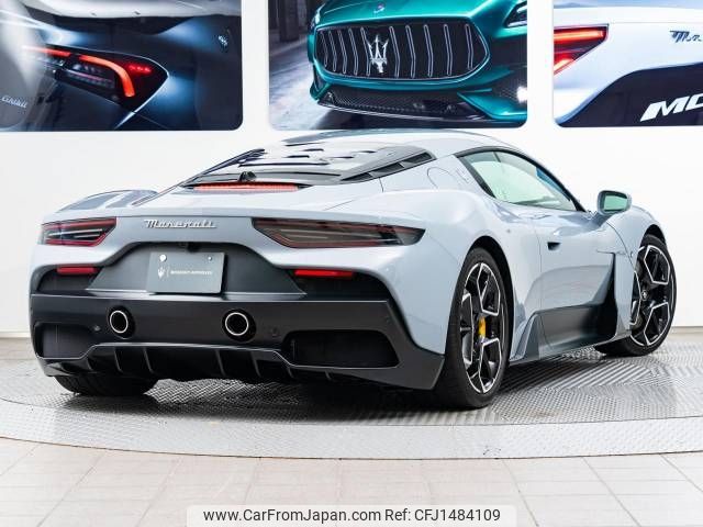 maserati maserati-others 2023 CFJ1484109 image 2