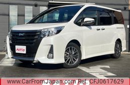 toyota noah 2016 CARSENSOR_JP_AU6130674549