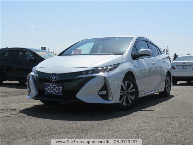 toyota prius-phv 2017 quick_quick_DLA-ZVW52_ZVW52-3032961 image 1