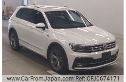 volkswagen tiguan 2017 -VOLKSWAGEN--VW Tiguan ABA-5NCZE--WVGZZZ5NZJW855487---VOLKSWAGEN--VW Tiguan ABA-5NCZE--WVGZZZ5NZJW855487-