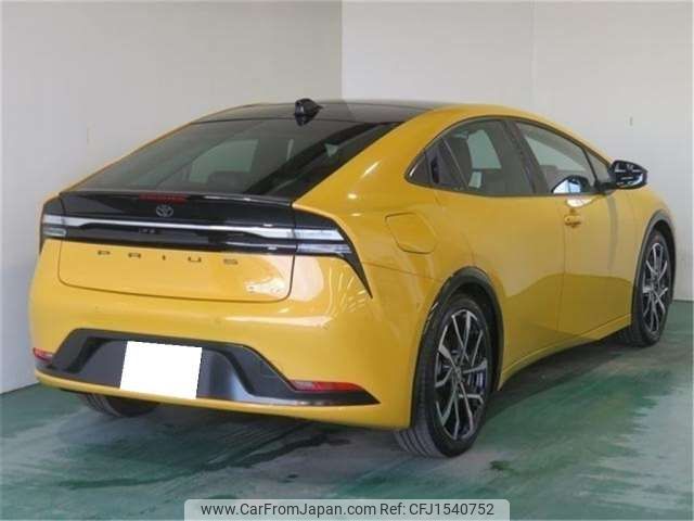toyota prius 2023 CFJ1540752 image 2