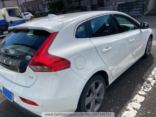 volvo v40 2013 CFJ1763725 image 2