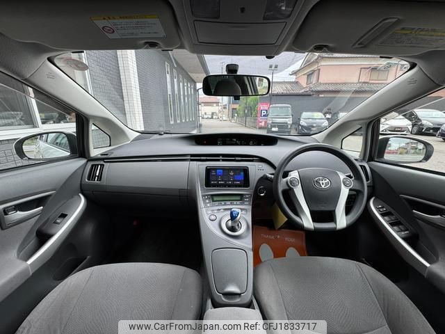 toyota prius 2011 CFJ1833717 image 2