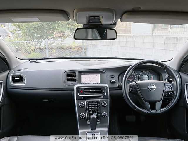 volvo v60 2011 F00521 image 2