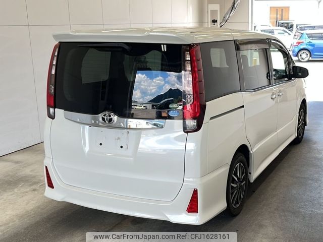 toyota noah 2016 CFJ1628161 image 2