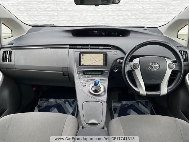 toyota prius 2011 CFJ1741313 image 2