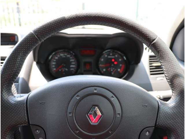renault megane 2005 CFJ3223061 image 2