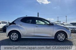 toyota yaris 2021 NIKYO_DM93585