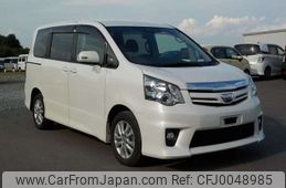 toyota noah 2013 -TOYOTA--Noah DBA-ZRR75W--ZRR75-0115211---TOYOTA--Noah DBA-ZRR75W--ZRR75-0115211-