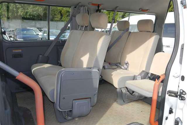 nissan caravan-van 2004 505059-190518135455 image 2