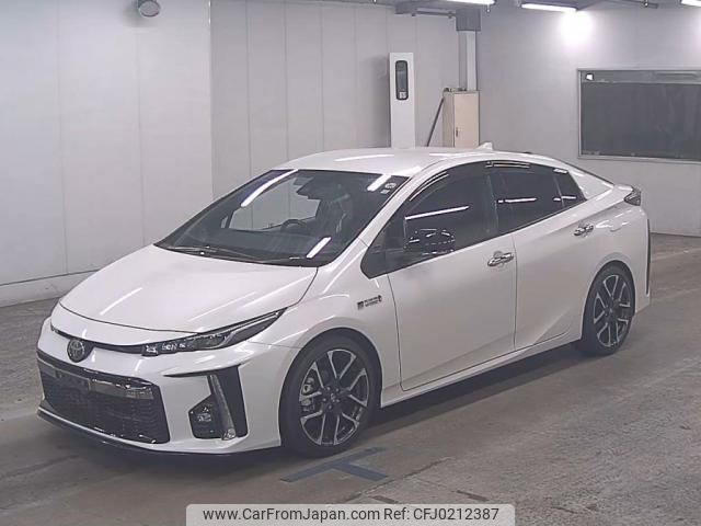 toyota prius-phv 2018 quick_quick_DLA-ZVW52_ZVW52-3077877 image 2