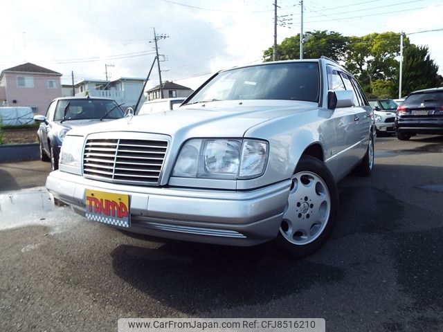 mercedes-benz e-class-station-wagon 1994 -MERCEDES-BENZ--Benz E Class Wagon E-124082--WDB124082-2F304860---MERCEDES-BENZ--Benz E Class Wagon E-124082--WDB124082-2F304860- image 1