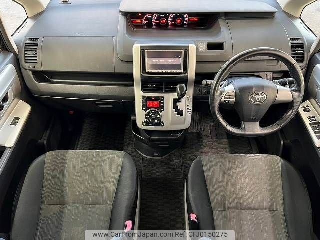 toyota voxy 2010 -TOYOTA--Voxy DBA-ZRR70W--ZRR70-0330723---TOYOTA--Voxy DBA-ZRR70W--ZRR70-0330723- image 2