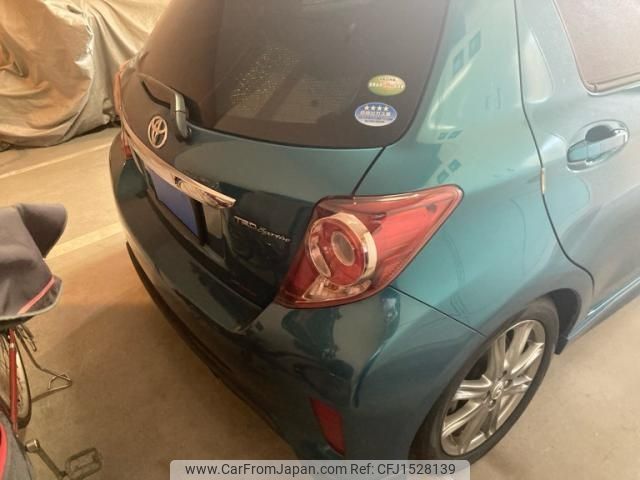 toyota vitz 2011 CFJ1528139 image 2