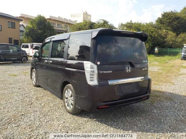 honda stepwagon 2014 CFJ1684774 image 2
