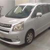toyota noah 2009 CFJ1748670 image 1