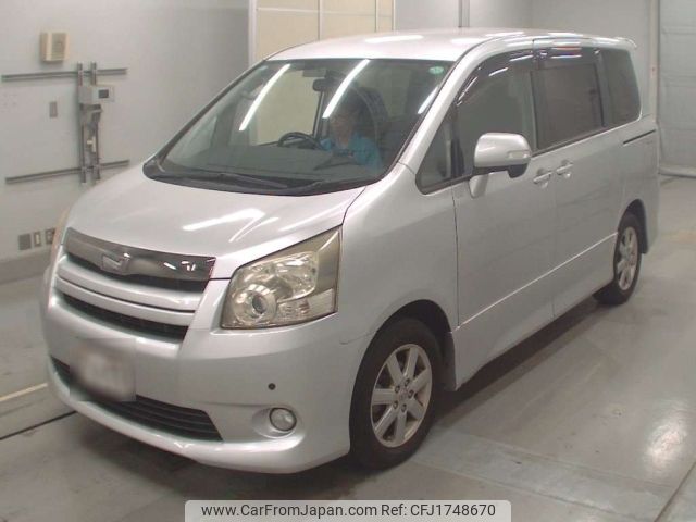 toyota noah 2009 CFJ1748670 image 1